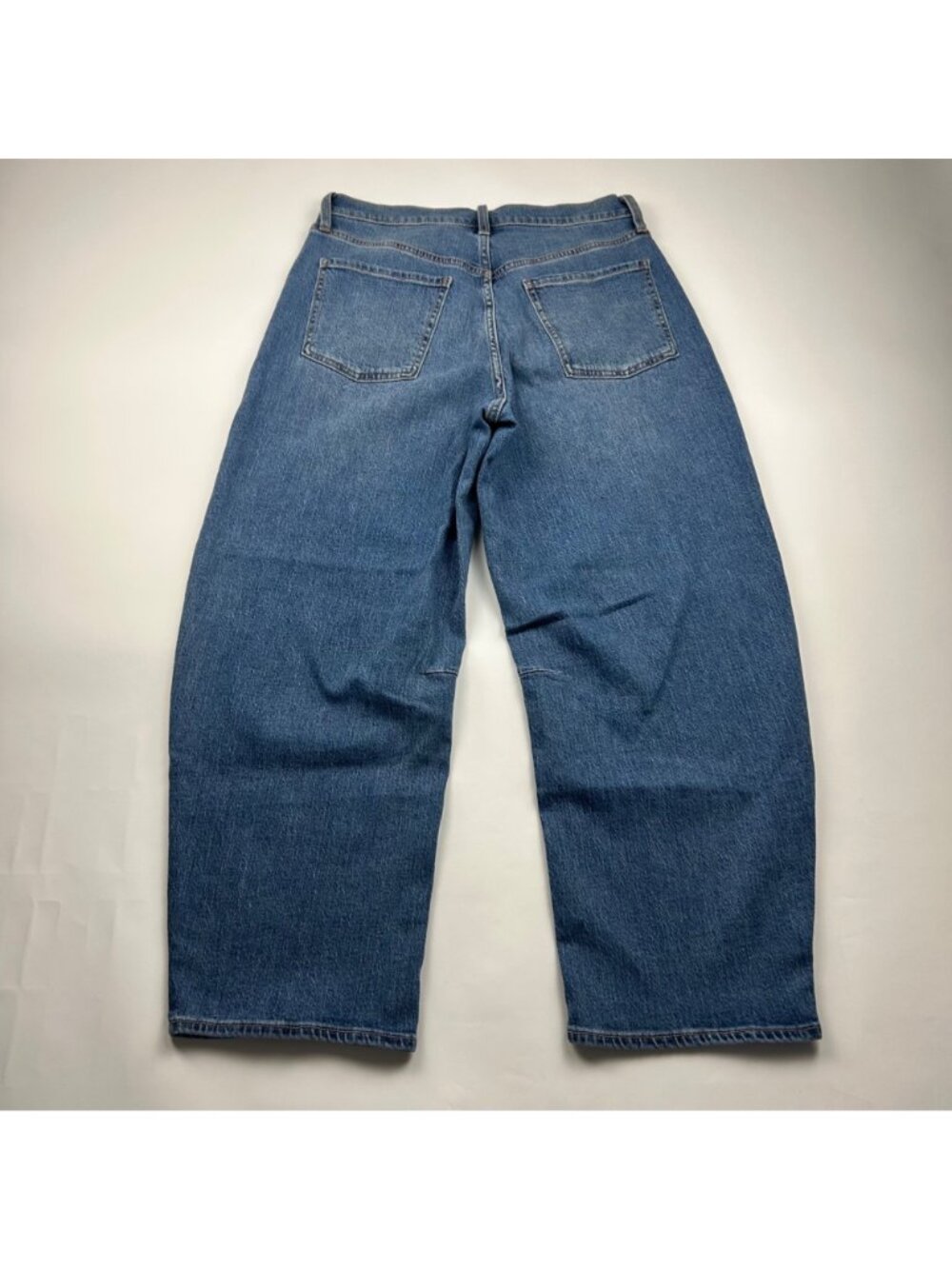 Old Navy Medium Wash Denim Barrel Leg Jeans 8 - Picture 5 of 6